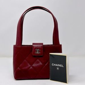 AUTHENTIC CHANEL quilted leather handbag